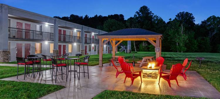 OYO 威尔克斯伯勒421号公路酒店(Red Roof Inn & Suites Wilkesboro)图片