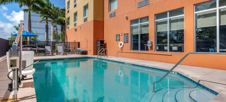 舒适套房酒店-罗德岱堡机场南游艇港(Comfort Suites Fort Lauderdale Airport South & Cruise Port)图片