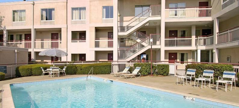 亚特兰大绍斯莱克莫罗戴斯温德姆酒店(Days Inn by Wyndham Atlanta/Southlake/Morrow)图片