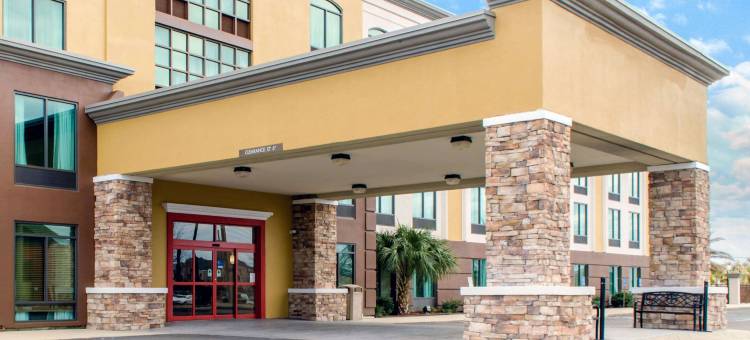 比洛西克-蒂贝维尔舒适套房酒店(Comfort Inn & Suites Biloxi-d'Iberville)图片