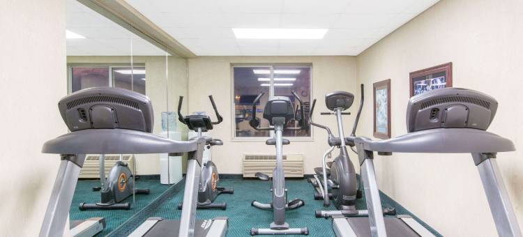 琼斯伯勒呗盟套房酒店(Baymont by Wyndham Jonesboro)图片