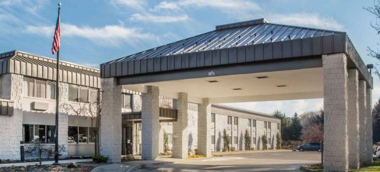 詹姆斯敦福尔科纳克拉丽奥波因特饭店(Clarion Pointe Jamestown - Falconer)图片