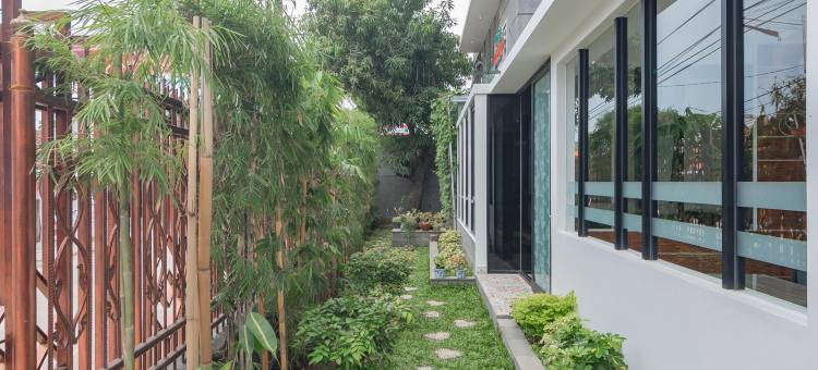 红多兹普拉斯酒店-井里汶市中心(RedDoorz Plus @ Cirebon City Center)图片