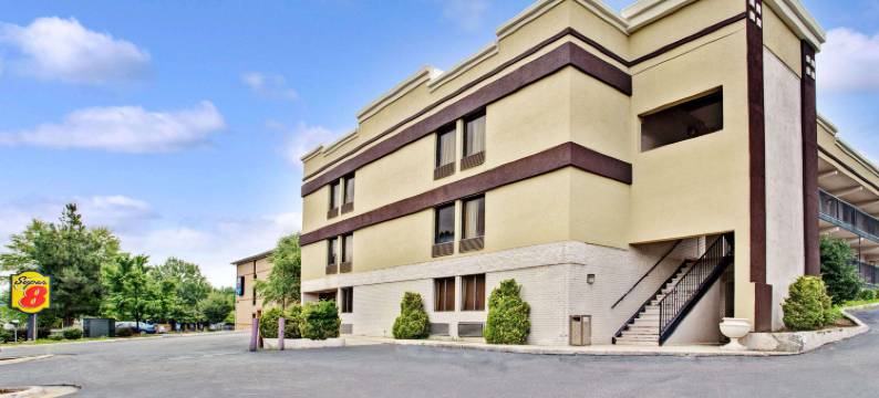 罗利市中心南速8酒店(Super 8 by Wyndham Raleigh Downtown)图片