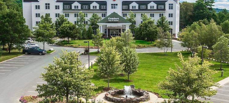 舒适套房酒店-近伯克山(Comfort Inn & Suites Near Burke Mountain)图片