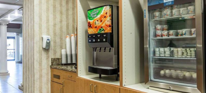 棕榈沙漠I-10号舒适套房酒店(Comfort Suites Palm Desert I-10)图片