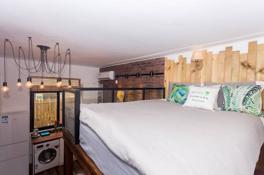 驯鹿民宿(淮海中路3号分店)