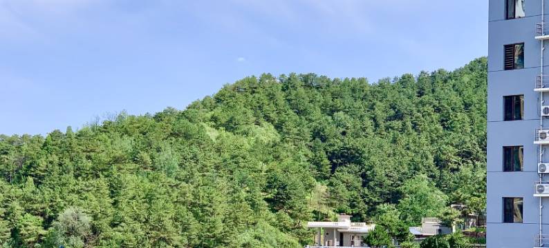 紧邻避暑山庄约10分钟的高层电梯公寓(广仁大街分店)图片