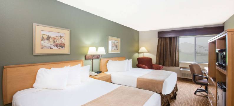 灵湖-奥科博吉温德姆华美达酒店(Ramada by Wyndham Spirit Lake/Okoboji)图片