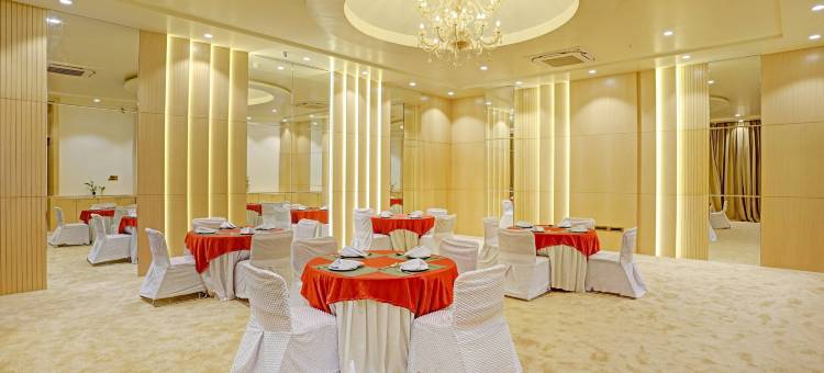 Treebo 高级金色幸福特里穆尔蒂广场(Treebo Premium Golden Bliss Trimurti Nagar Square)图片