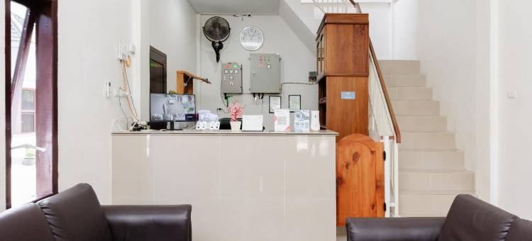 红门沙里亚酒店，靠近乌利勒港口，班达亚齐(RedDoorz Syariah Near Pelabuhan Ulee Lheue Banda Aceh)图片