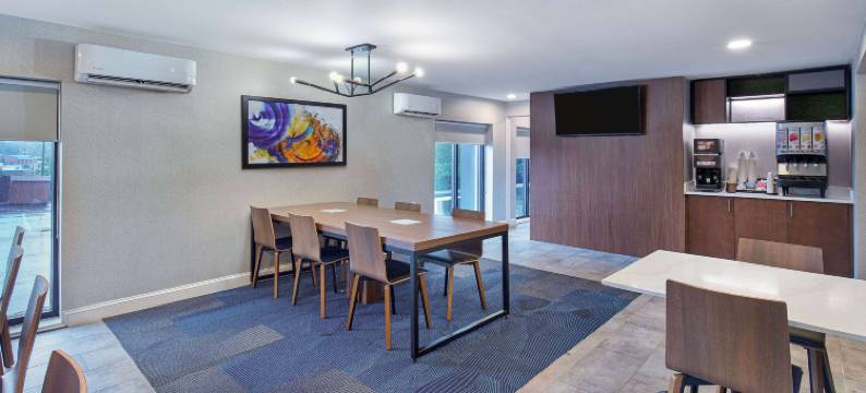 纳什维尔机场拉昆塔温德姆套房酒店(La Quinta Inn & Suites by Wyndham Nashville Airport)图片