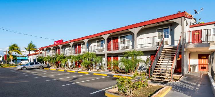 红屋顶酒店洛杉矶-贝尔弗劳尔(Red Roof Inn Los Angeles – Bellflower)图片