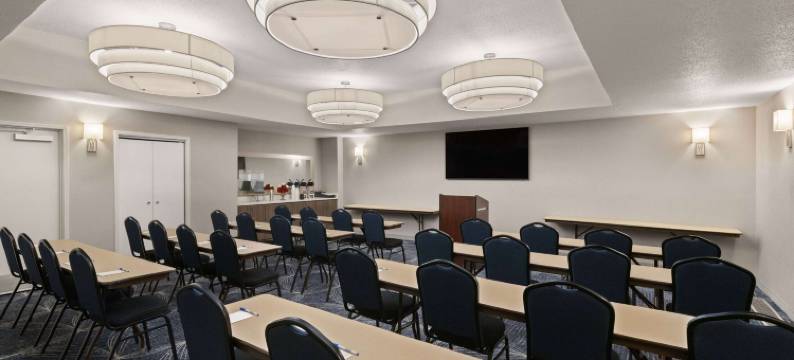 温德姆瓦提基水上乐园拉昆塔温德姆酒店套房(La Quinta Inn and Suites by Wyndham at WaTiki Waterpark)图片