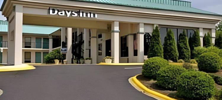 亨德森维尔戴斯酒店(Days Inn by Wyndham Hendersonville)图片