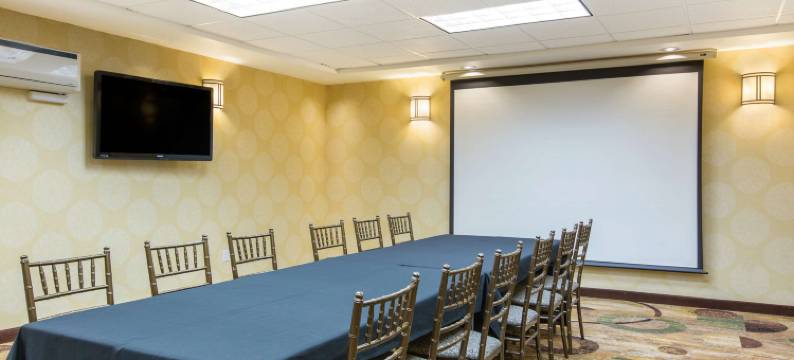 橡树酒店及套房(The Oaks Hotel & Suites)图片