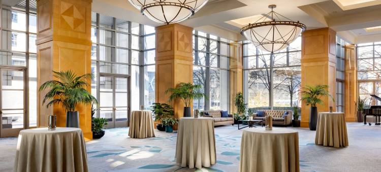 费尔蒙特海滨酒店(Fairmont Waterfront)图片