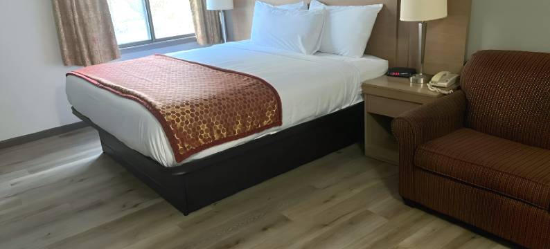 史蒂文斯波因特大学旅馆(Ramada by Wyndham Stevens Point)图片