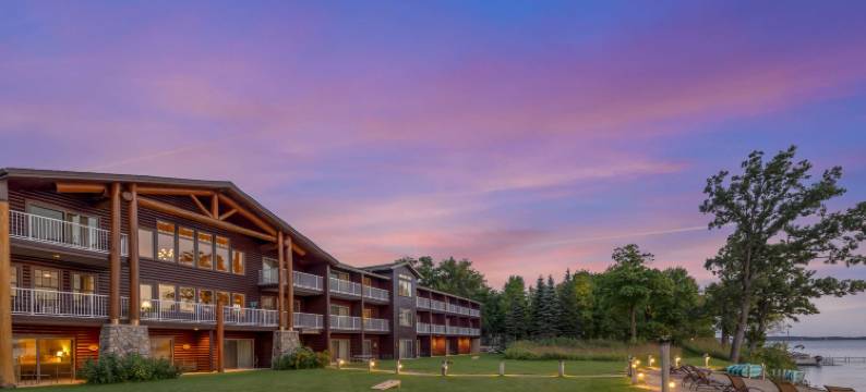 底特律湖贝斯特韦斯特精品酒店(Best Western Premier the Lodge on Lake Detroit)图片