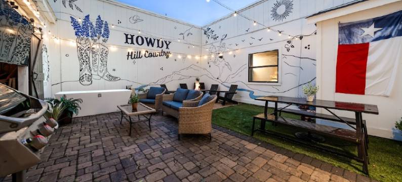 Wine Trail Retreat w/ Fire Pit, Cold Plunge, Grill, Walk to Downtown JC!图片