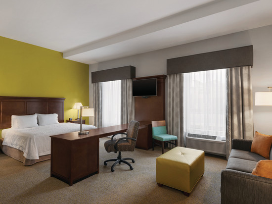 米沙沃卡欢朋套房/南本德传统广场酒店