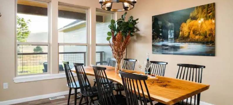 Refined Living Surrounded by Beautiful Scenery and Amazing Wildlife图片