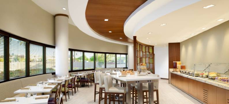 凤凰城希尔顿逸林套房酒店(DoubleTree Suites by Hilton Phoenix)图片