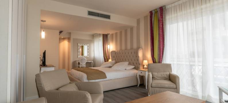 甜蜜生活酒店(La Dolce Vita Hotel)图片