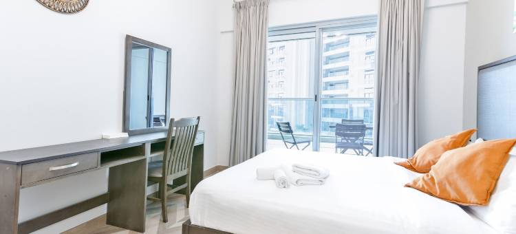 豪华StayCation - 配有泳池和大阳台的活力一居室公寓(Luxury StayCation - Vibrant 1Br Apartment with Pool and Huge Balcony)图片