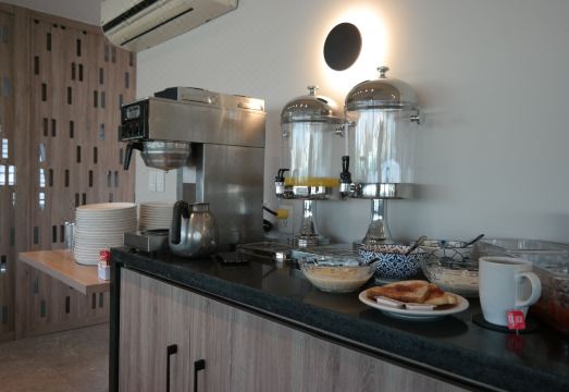 Oliva Plaza HotelHotel Overview