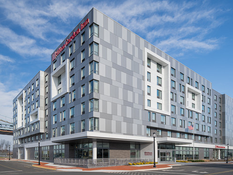 费城卡姆登滨水区希尔顿花园酒店