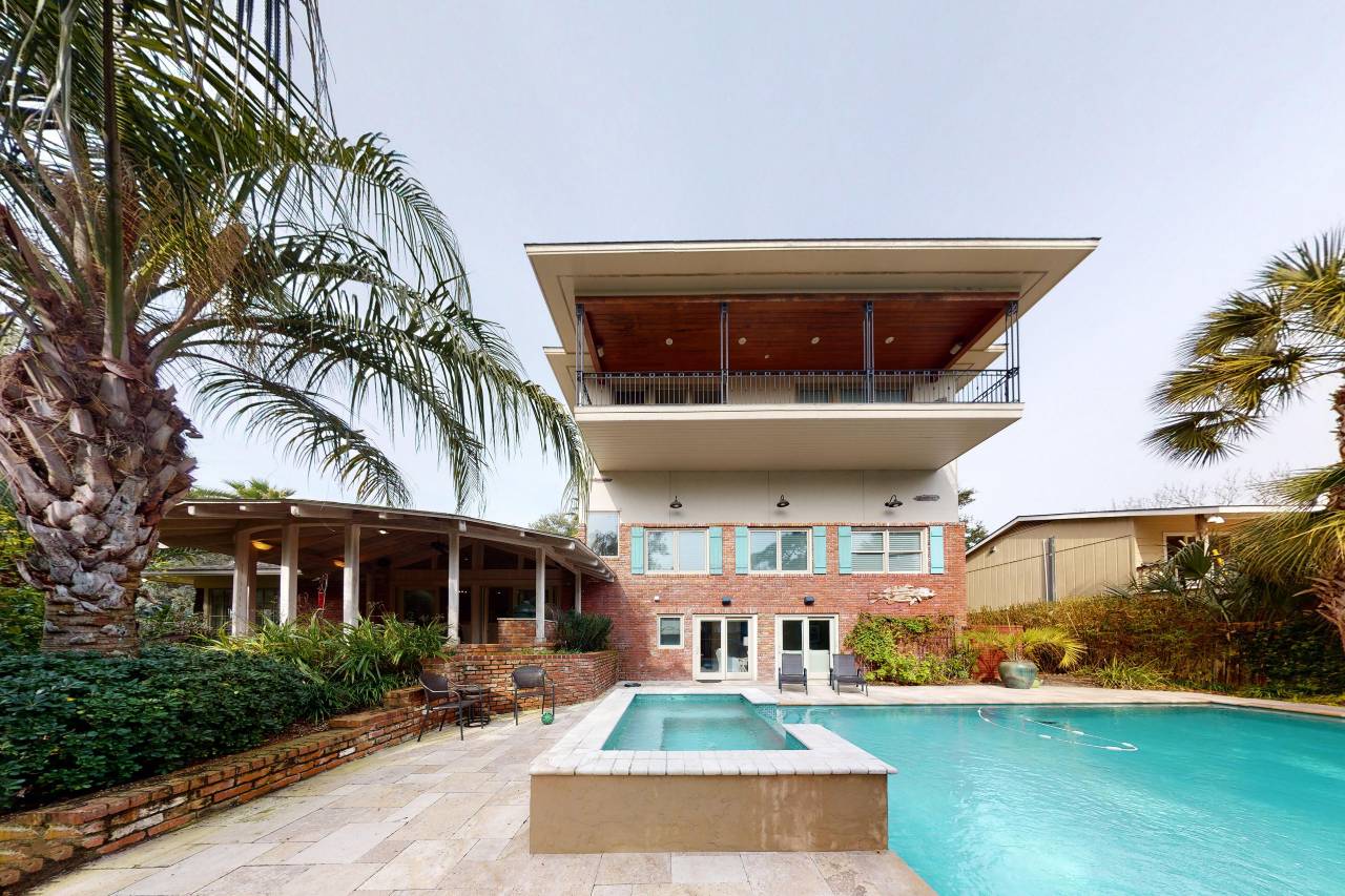 Spacious Home with Pool and Ocean Views - Gorgeous Coastal Haven