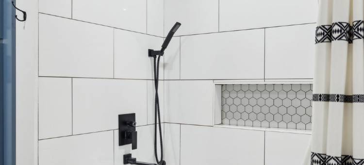 Expansive Outdoor Spaces and Cozy Interiors - Inviting Nature Retreat图片