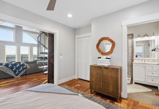 Luxe Cabin with Hot Tub and Panoramic Views - Stunning Mountain Retreat Hotel Overview