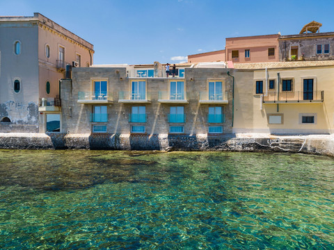 狄奥尼修斯王豪华套房酒店