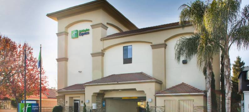 红木城中心智选假日酒店(Holiday Inn Express REDWOOD CITY-CENTRAL by IHG)图片