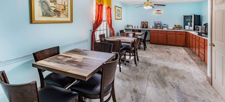 金德库沙塔温德姆速8酒店-近(Super 8 by Wyndham Kinder/Coushatta Near Casino)图片