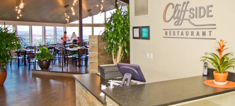 悬崖之上酒店(Inn on the Cliff)图片