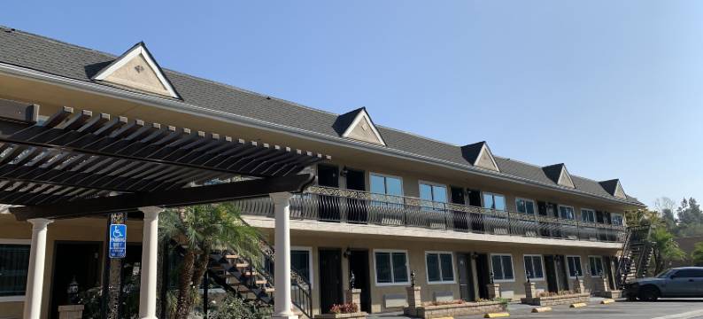 西科维纳核桃套房酒店(Walnut Inn & Suites West Covina)图片