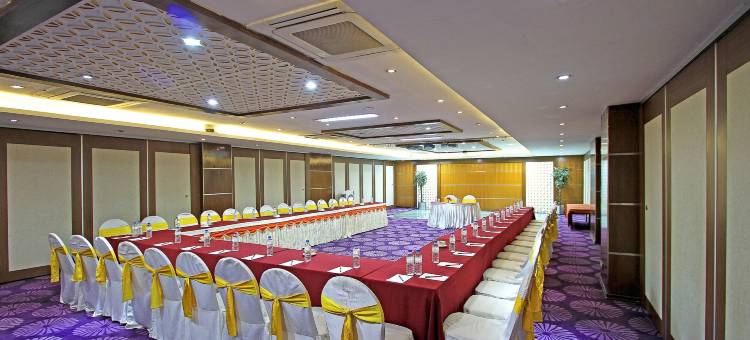 班加罗尔萨洛瓦城堡门廊酒店(Citadel Sarovar Portico Bengaluru)图片