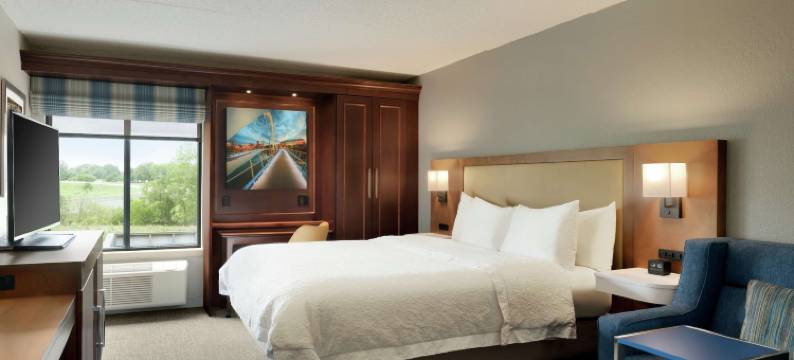 希尔顿欢朋酒店-西德梅茵(Hampton Inn by Hilton West des Moines Lake Drive)图片