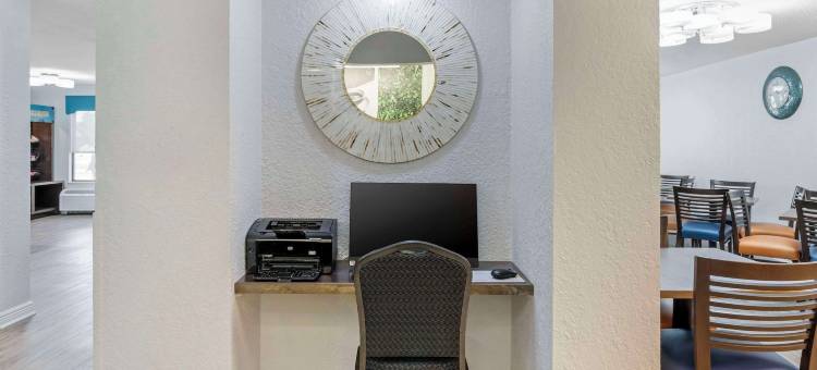 凯隆波因特酒店(Clarion Pointe)图片