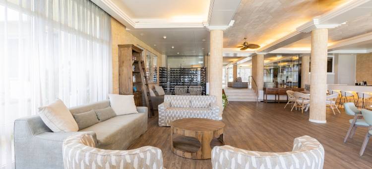 圣港岛套房(Vila Baleira Suites)图片