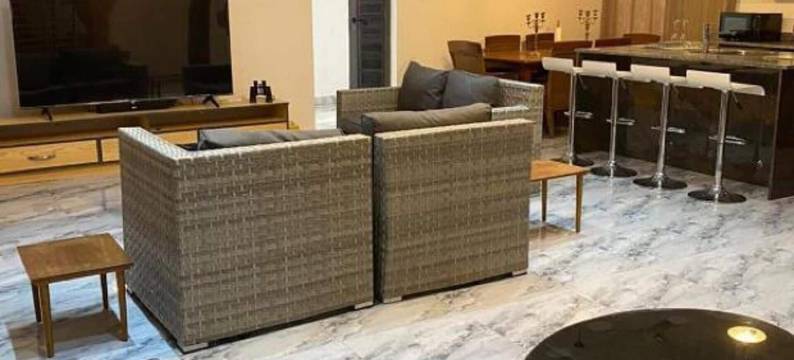 3卧别墅-私人花园-街外停车-空调(Sleep6-PrivateGarden-OffStreetParking-AirCon Kasoa)图片