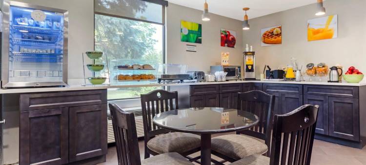 品质酒店及套房新泽西州首府区(Quality Inn & Suites NJ State Capital Area)图片