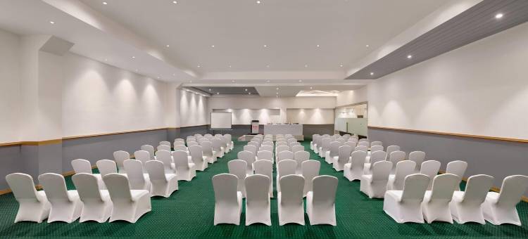 查谟维贾普尔温德姆华美达广场酒店(Ramada Plaza by Wyndham Jammu Vijaypur)图片