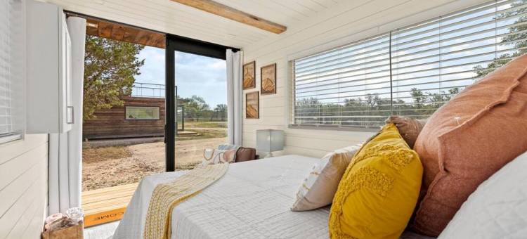 新的日出舒适集装箱家(New the Sunrise Cozy Container Home)图片