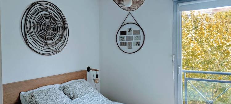 F2 garage,terrace,wifi,near town hall/train station/richter图片