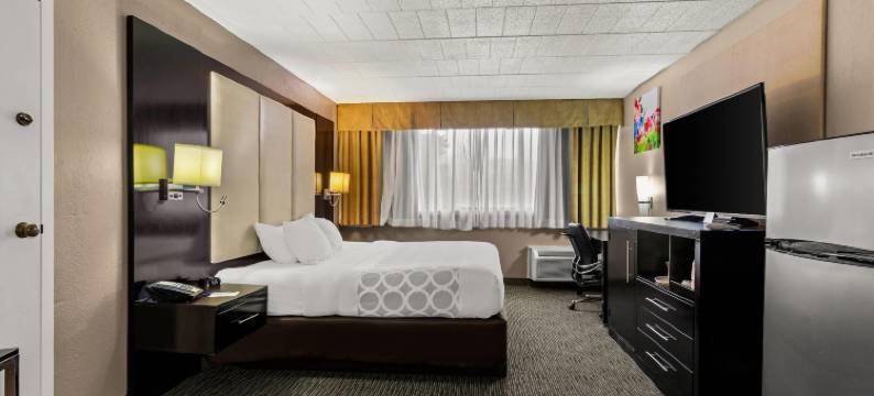 郊区开间 阿尔图纳(Suburban Studios)图片