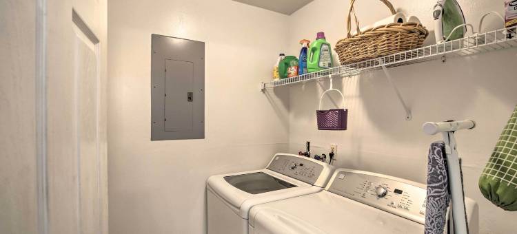 湖泊Okeechobee钓鱼退房，配备火坑!(Lake Okeechobee Fishing Retreat w/ Fire Pit!)图片